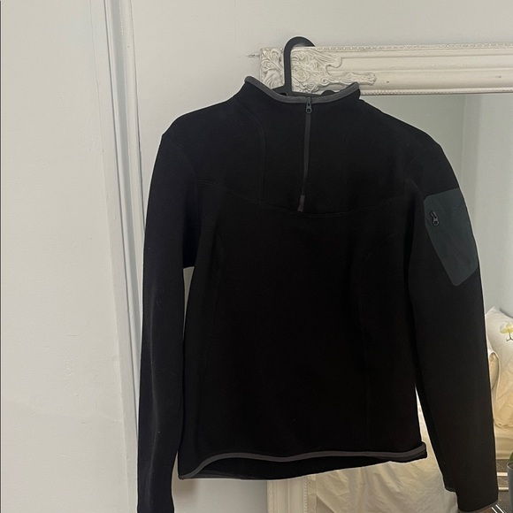 Arc'teryx Sweaters - Arcteryx Black Half-Zip Pullover Sweater